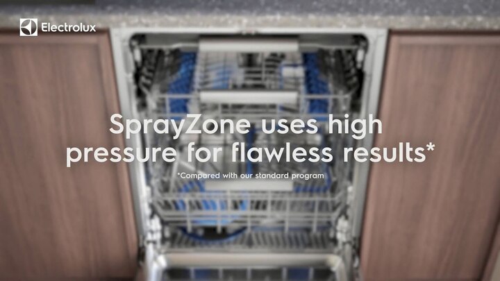 Remove stubborn dirt with Electrolux SprayZone