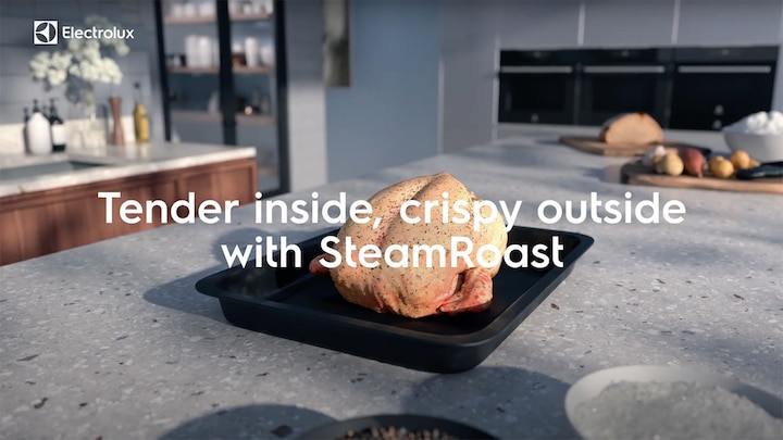 Juicier roasts with Electrolux SteamRoast