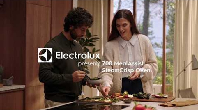 700 MealAssist Steam Crisp Oven