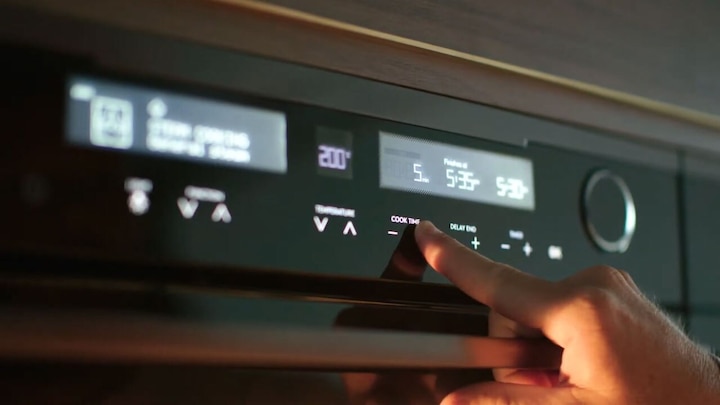 Intuitive Interface Oven - Electrolux Cooking